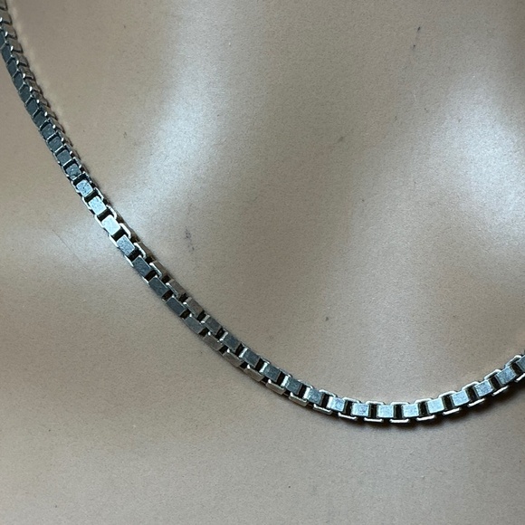 Heavy Sterling Silver Box Chain Necklace / Chain. 18 inches long - Picture 2 of 6